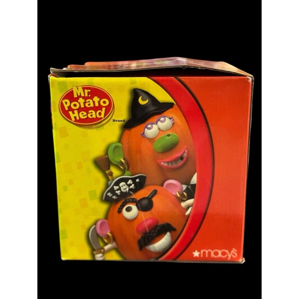 Mr Potato Head Pumpkin Decorating Kit Pirate Witch Halloween Parts Set 24 Pc Box